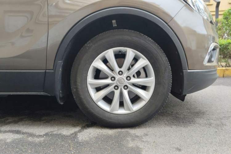 Used Buick Envision 2014 28T Four-Wheel Drive Elite Model Right Front Wheel Hub