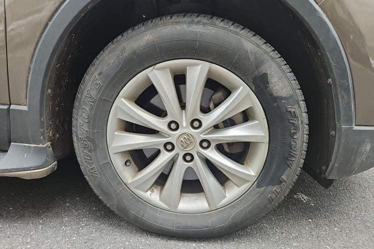 Used Buick Envision 2014 28T Four-Wheel Drive Elite Model Right Front Wheel Hub