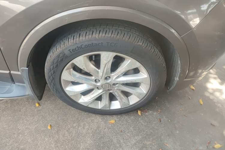 Used Buick Envision 2014 28T All-Wheel-Drive Versatile Sports Flagship Edition Right Front Wheel Hub