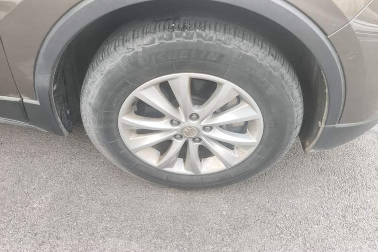 Used Buick Envision 2014 28T Four-Wheel Drive Luxury Model Right Front Wheel Hub