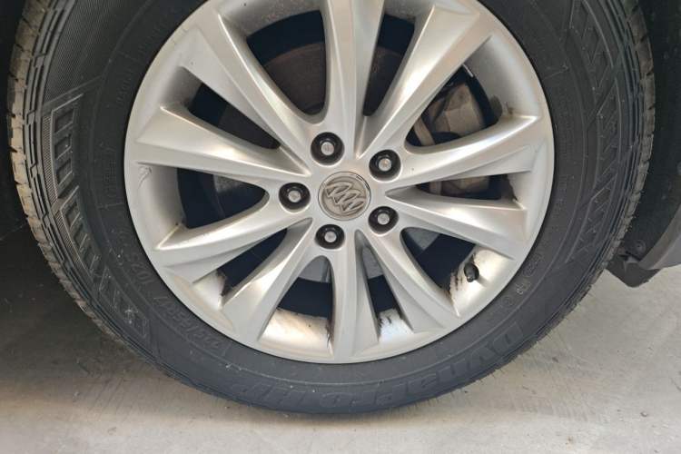 Used Buick Envision 2014 28T Four-Wheel Drive Elite Model Right Front Wheel Hub