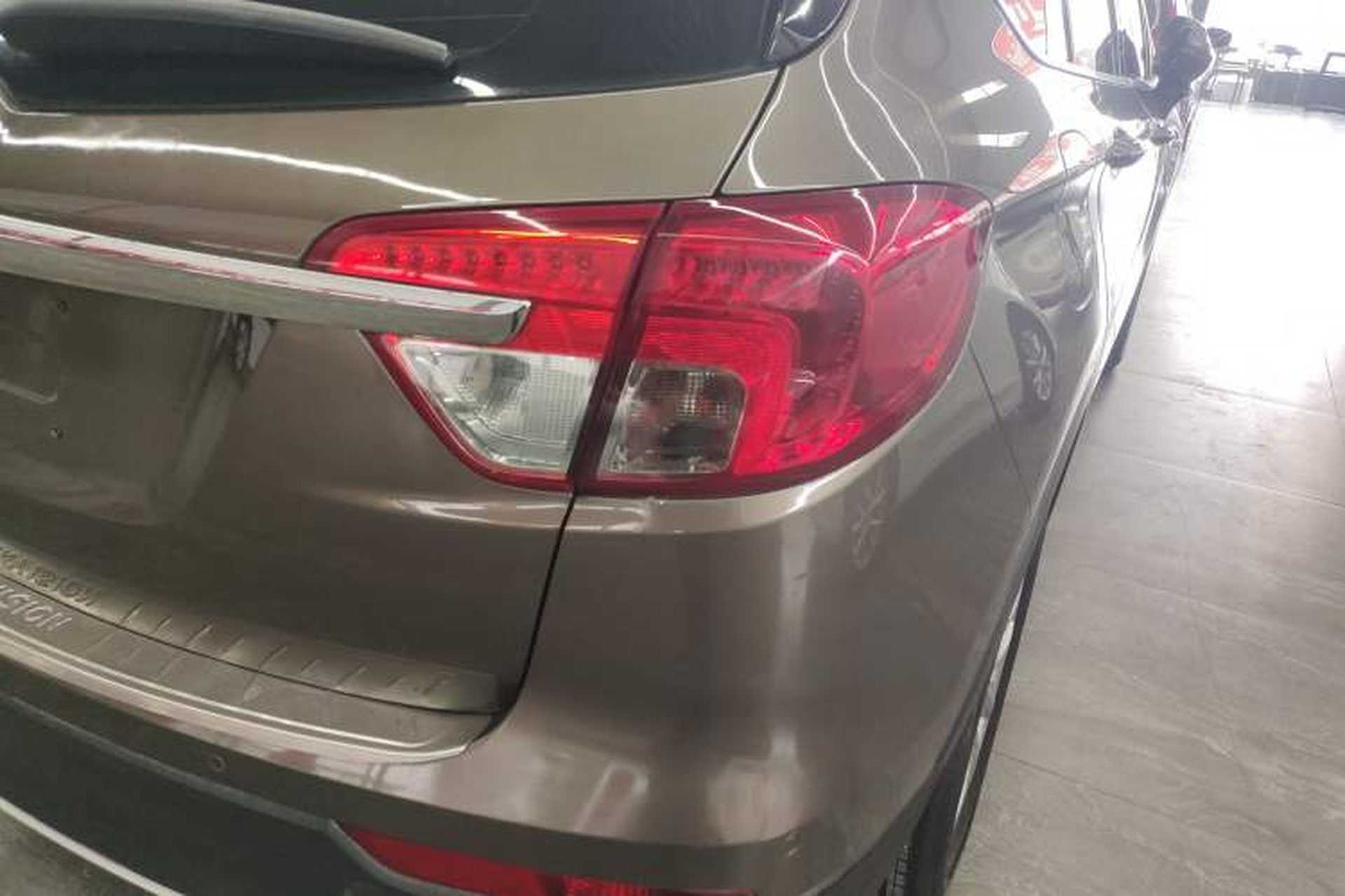 Used Buick Envision 2014 28T Four-Wheel Drive Elite Model Right Rear Taillight