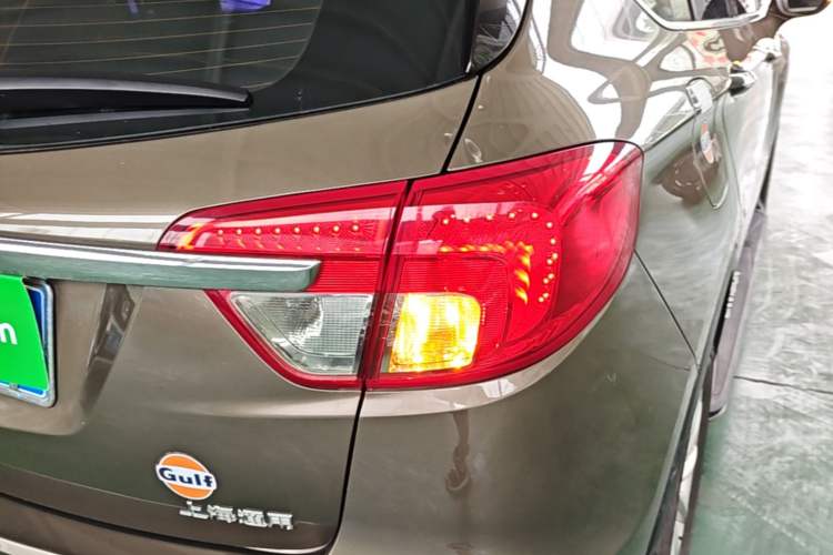Used Buick Envision 2014 28T Four-Wheel Drive Elite Model Right Rear Taillight