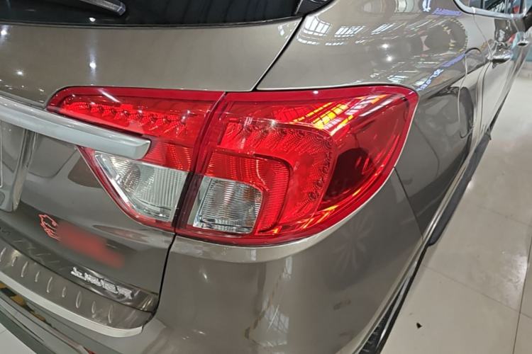 Used Buick Envision 2014 28T All-Wheel-Drive Versatile Sports Flagship Edition Right Rear Taillight