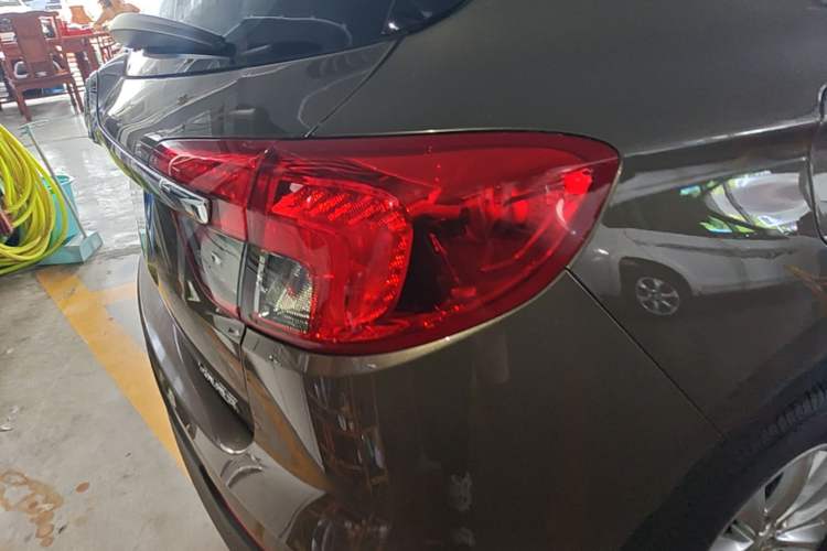 Used Buick Envision 2014 28T Four-Wheel Drive Elite Model Right Rear Taillight