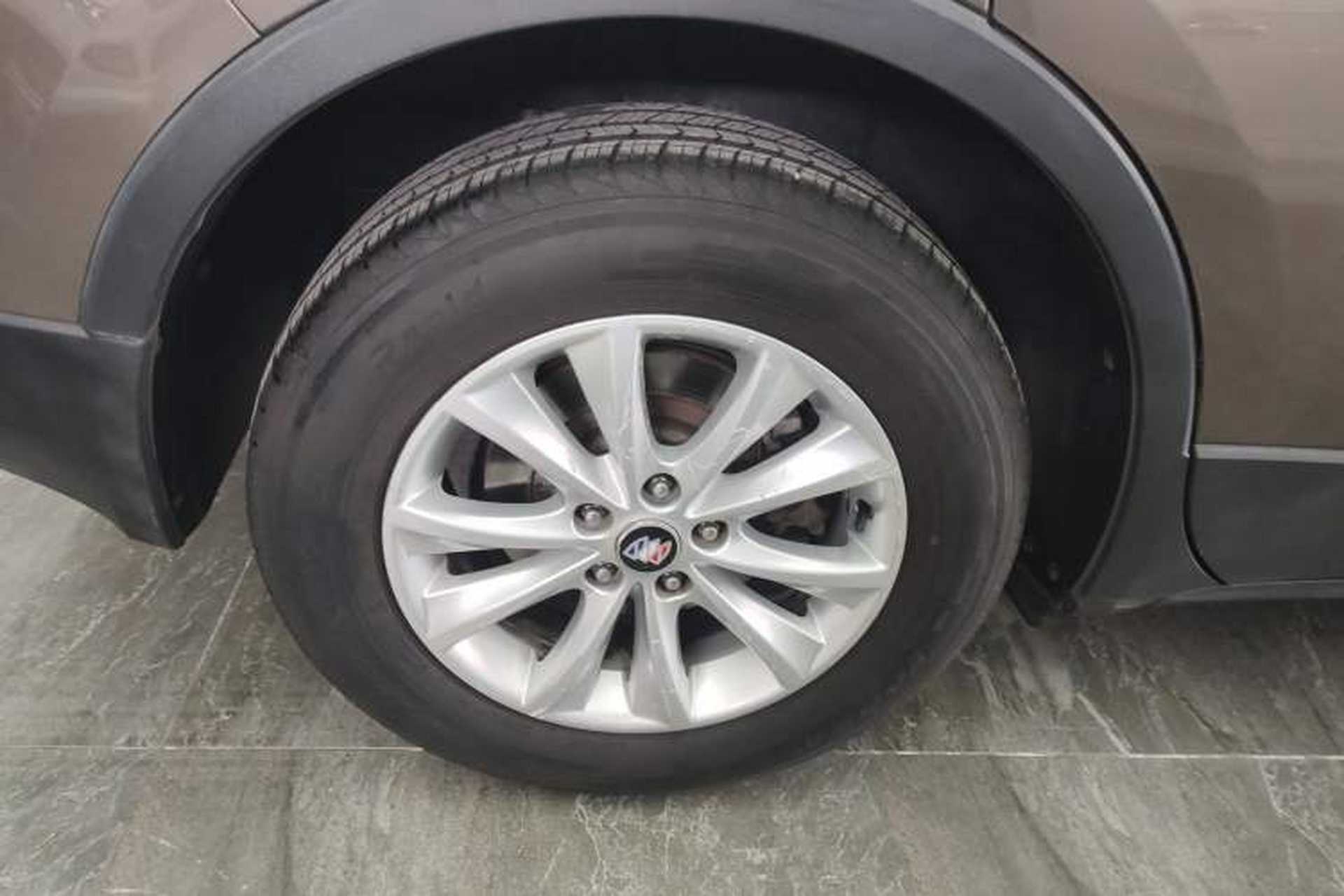 Used Buick Envision 2014 28T Four-Wheel Drive Elite Model Right Rear Wheel Hub