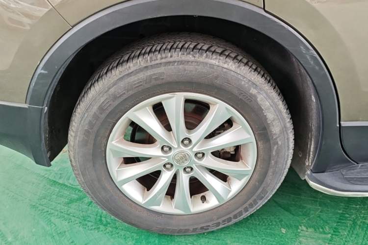Used Buick Envision 2014 28T Four-Wheel Drive Elite Model Right Rear Wheel Hub