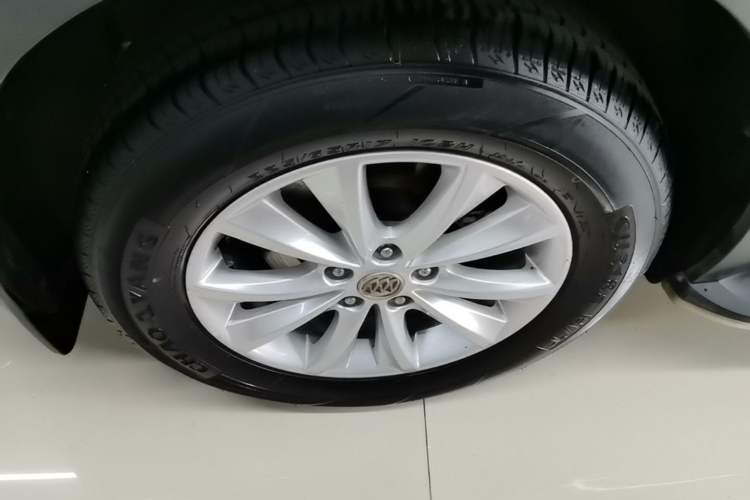 Used Buick Envision 2014 28T Four-Wheel Drive Luxury Model Right Rear Wheel Hub