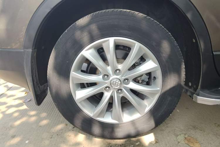 Used Buick Envision 2014 28T Four-Wheel Drive Elite Model Right Rear Wheel Hub