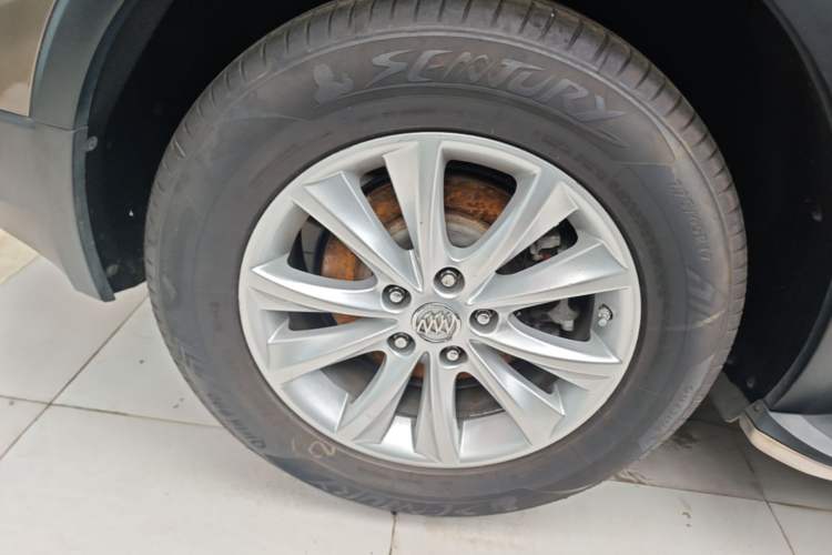 Used Buick Envision 2014 28T Four-Wheel Drive Elite Model Right Rear Wheel Hub