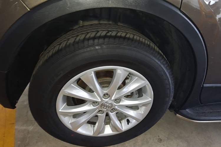 Used Buick Envision 2014 28T Four-Wheel Drive Elite Model Right Rear Wheel Hub