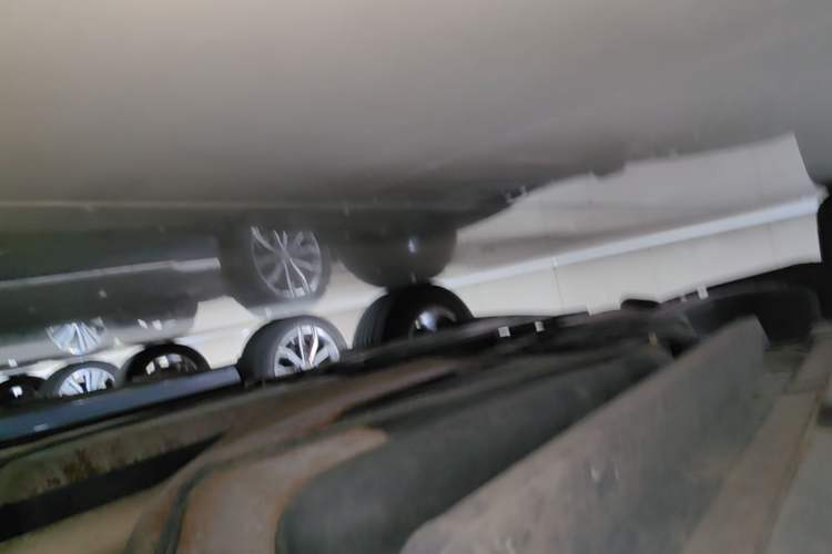 Used Buick Envision 2014 28T Four-Wheel Drive Luxury Model Right Side Sill