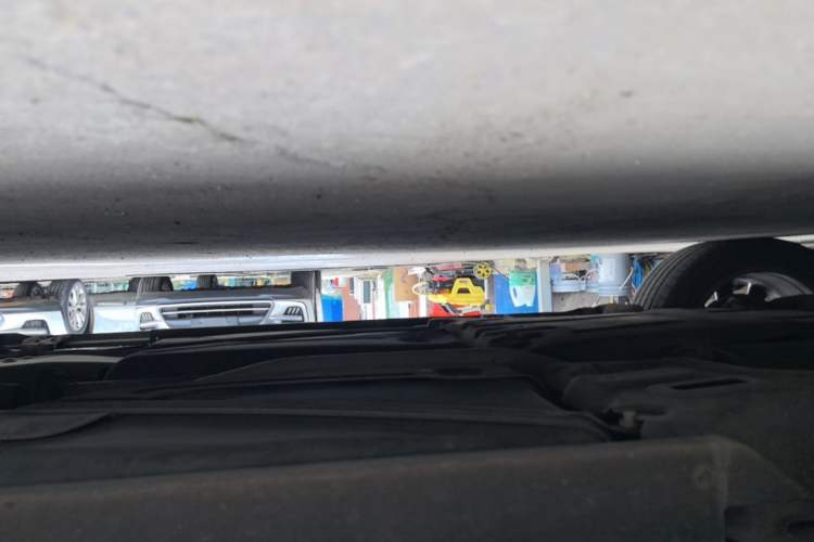 Used Buick Envision 2014 28T All-Wheel-Drive Versatile Sports Flagship Edition Right Side Sill