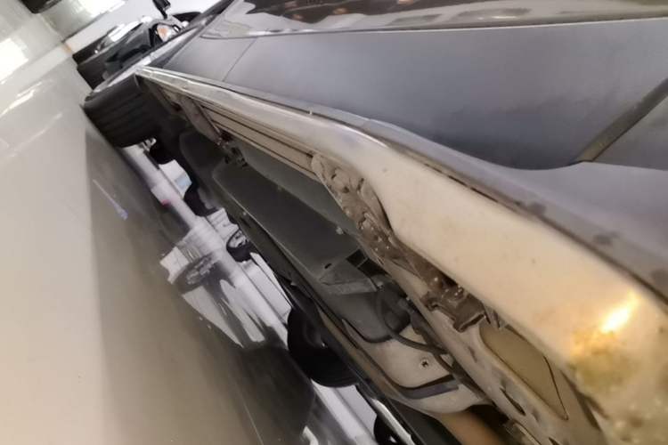 Used Buick Envision 2014 28T Four-Wheel Drive Luxury Model Right Side Sill