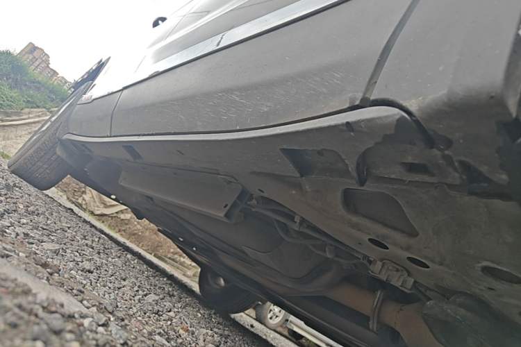 Used Buick Envision 2014 28T Four-Wheel Drive Luxury Model Right Side Sill