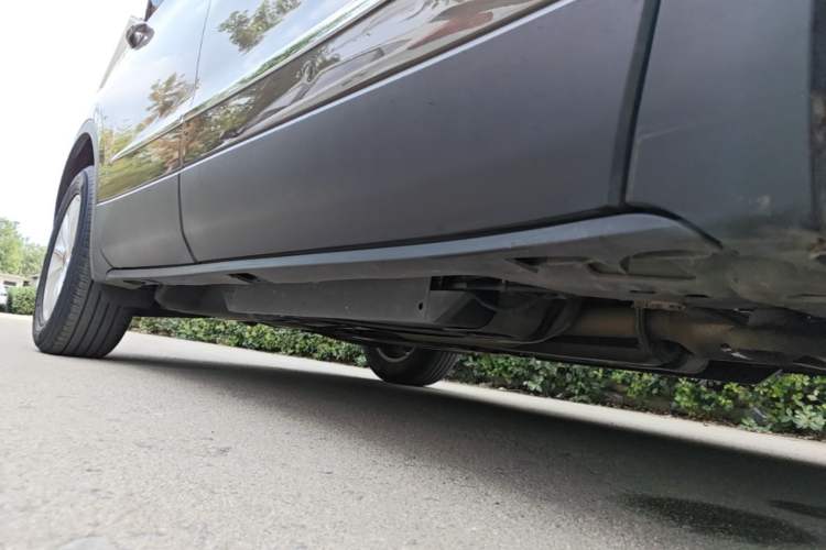 Used Buick Envision 2014 28T Four-Wheel Drive Elite Model Right Side Sill