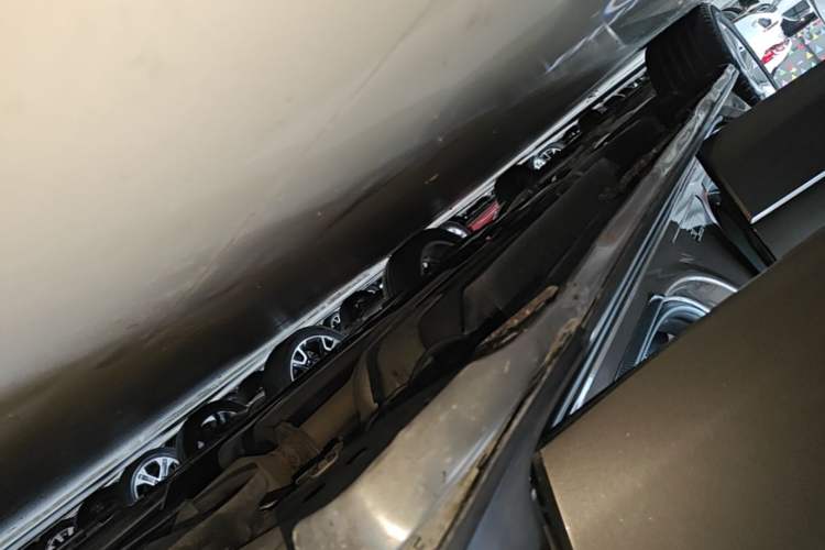 Used Buick Envision 2014 28T All-Wheel-Drive Versatile Sports Flagship Edition Right Side Sill