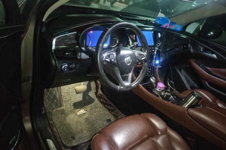 Used Buick Envision 2014 28T Four-Wheel Drive Luxury Model Steering Wheel
