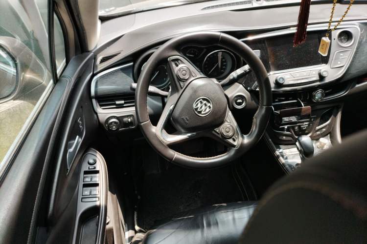 Used Buick Envision 2014 28T Four-Wheel Drive Elite Model Steering Wheel