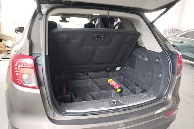 Used Buick Envision 2014 28T All-Wheel-Drive Versatile Sports Flagship Edition Trunk