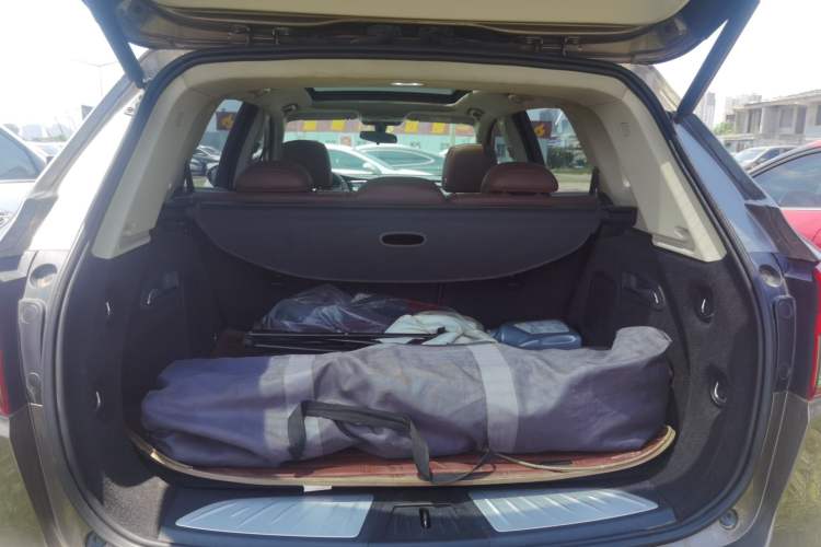 Used Buick Envision 2014 28T Four-Wheel Drive Elite Model Trunk