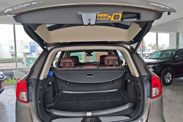 Used Buick Envision 2014 28T Four-Wheel Drive Luxury Model Trunk
