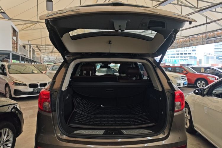 Used Buick Envision 2014 28T Four-Wheel Drive Luxury Model Trunk