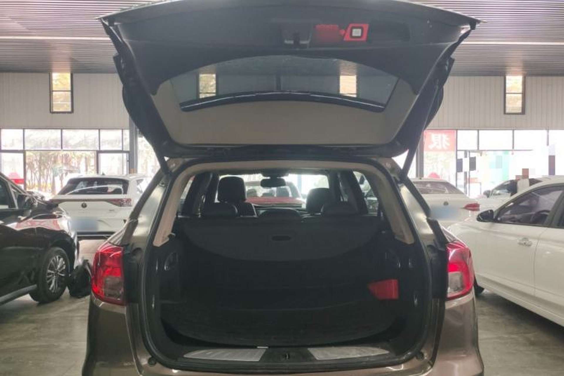 Used Buick Envision 2014 28T Four-Wheel Drive Elite Model Trunk