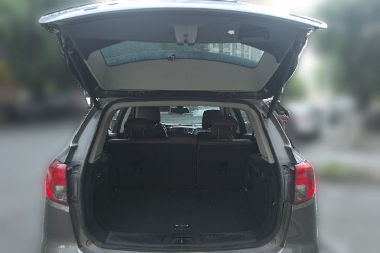 Used Buick Envision 2014 28T Four-Wheel Drive Luxury Model Trunk