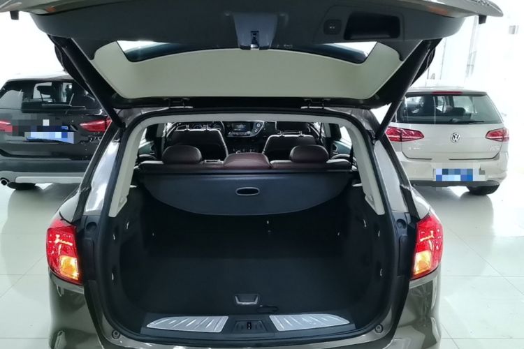 Used Buick Envision 2014 28T Four-Wheel Drive Luxury Model Trunk