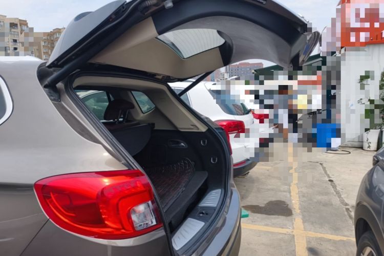 Used Buick Envision 2014 28T Four-Wheel Drive Luxury Model Trunk