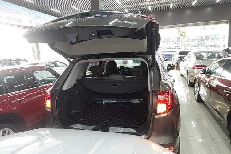 Used Buick Envision 2014 28T Four-Wheel Drive Luxury Model Trunk
