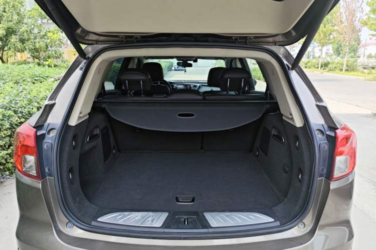 Used Buick Envision 2014 28T Four-Wheel Drive Elite Model Trunk