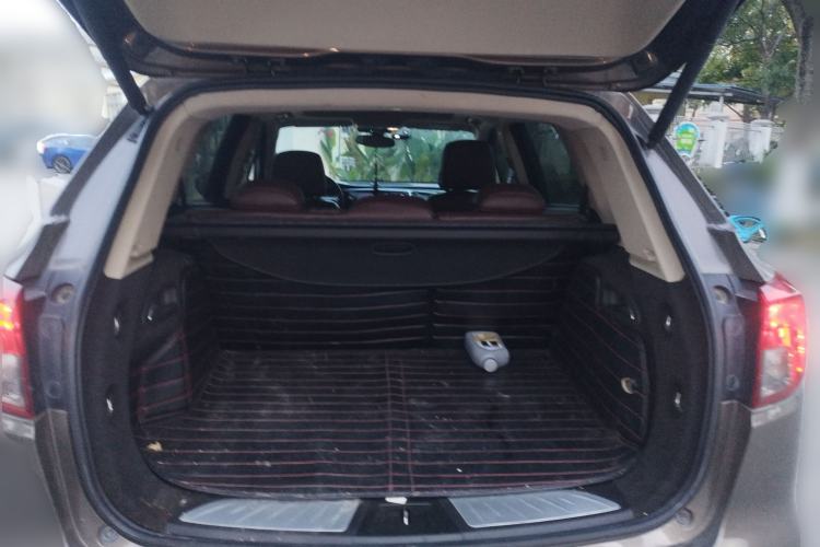 Used Buick Envision 2014 28T Four-Wheel Drive Elite Model Trunk