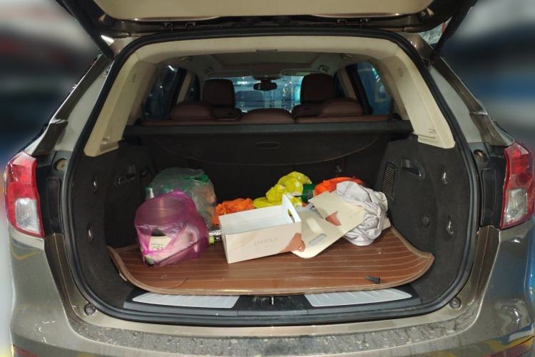 Used Buick Envision 2014 28T Four-Wheel Drive Luxury Model Trunk