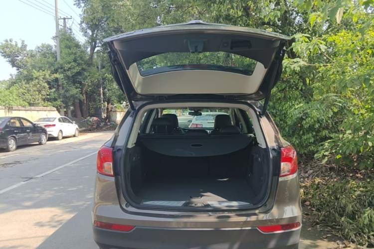 Used Buick Envision 2014 28T Four-Wheel Drive Elite Model Trunk