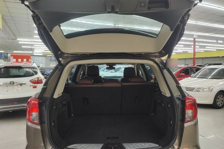 Used Buick Envision 2014 28T Four-Wheel Drive Luxury Model Trunk