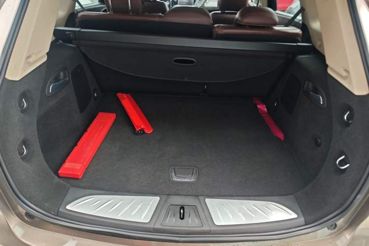 Used Buick Envision 2014 28T Four-Wheel Drive Elite Model Trunk