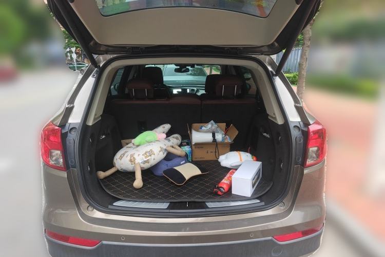 Used Buick Envision 2014 28T Four-Wheel Drive Luxury Model Trunk