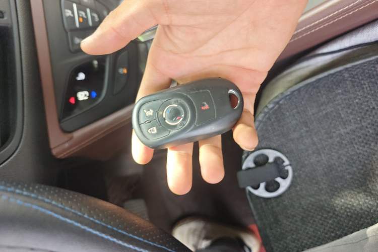 Used Buick Envision 2014 28T Four-Wheel Drive Elite Model Vehicle Key