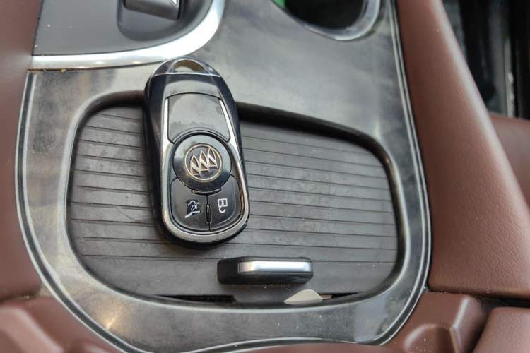 Used Buick Envision 2014 28T Four-Wheel Drive Elite Model Vehicle Key