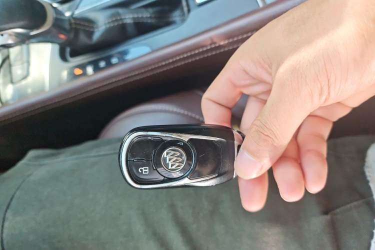 Used Buick Envision 2014 28T Four-Wheel Drive Elite Model Vehicle Key