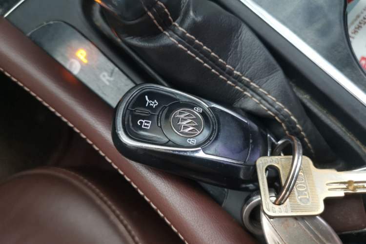 Used Buick Envision 2014 28T Four-Wheel Drive Elite Model Vehicle Key