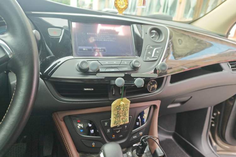 Used Buick Envision 2014 28T Four-Wheel Drive Luxury Model Audio And AC Panel
