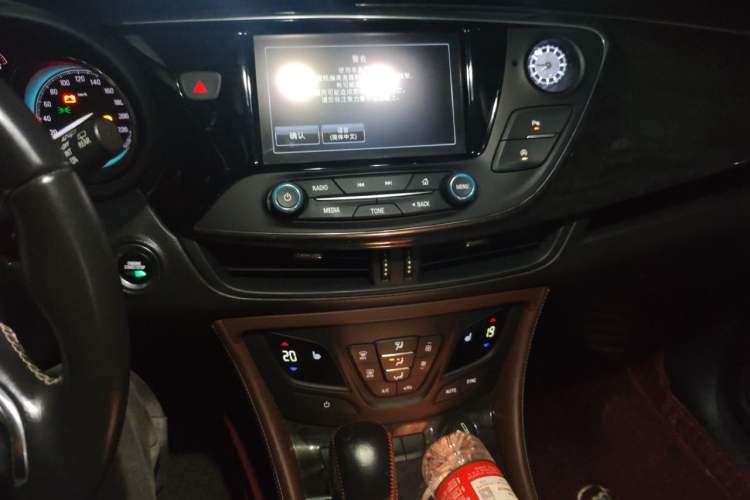 Used Buick Envision 2014 28T Four-Wheel Drive Elite Model Audio And AC Panel
