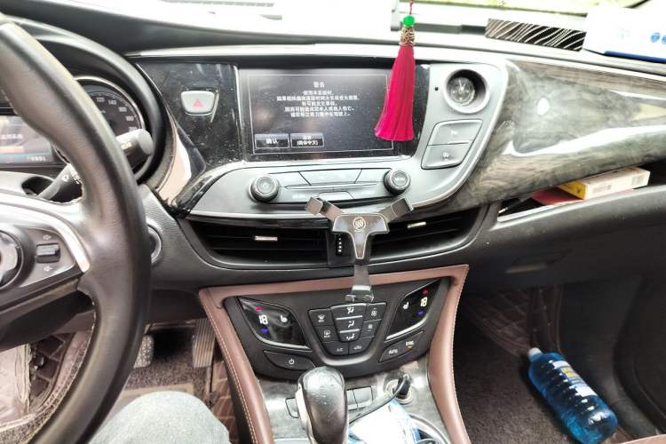Used Buick Envision 2014 28T Four-Wheel Drive Elite Model Audio And AC Panel