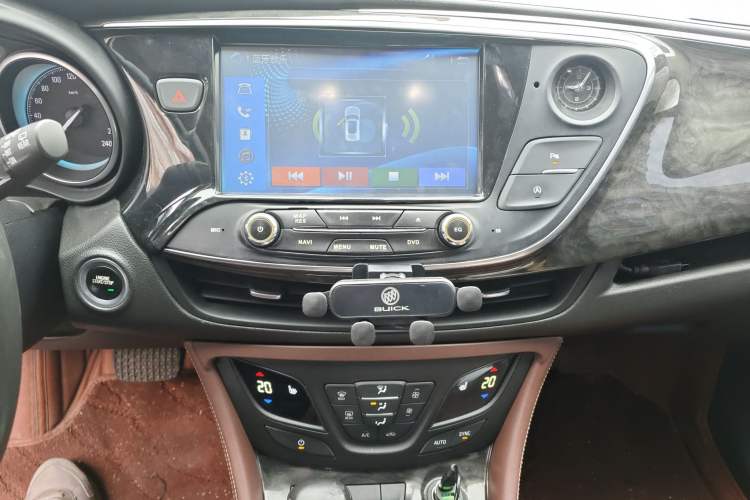 Used Buick Envision 2014 28T Four-Wheel Drive Elite Model Audio And AC Panel