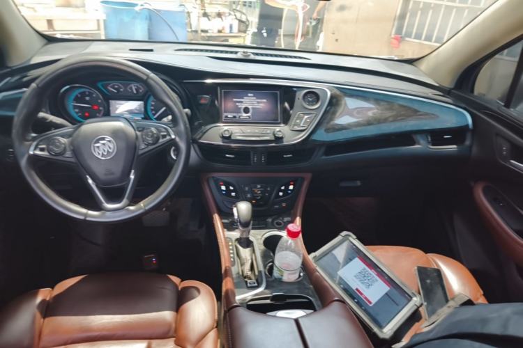 Used Buick Envision 2014 28T Four-Wheel Drive Luxury Model Center Console