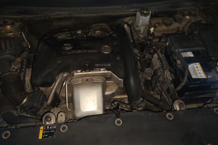 Used Buick Envision 2014 28T Four-Wheel Drive Elite Model Engine Bay