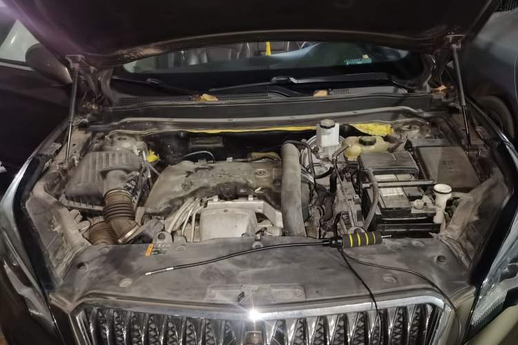 Used Buick Envision 2014 28T Four-Wheel Drive Elite Model Engine Bay